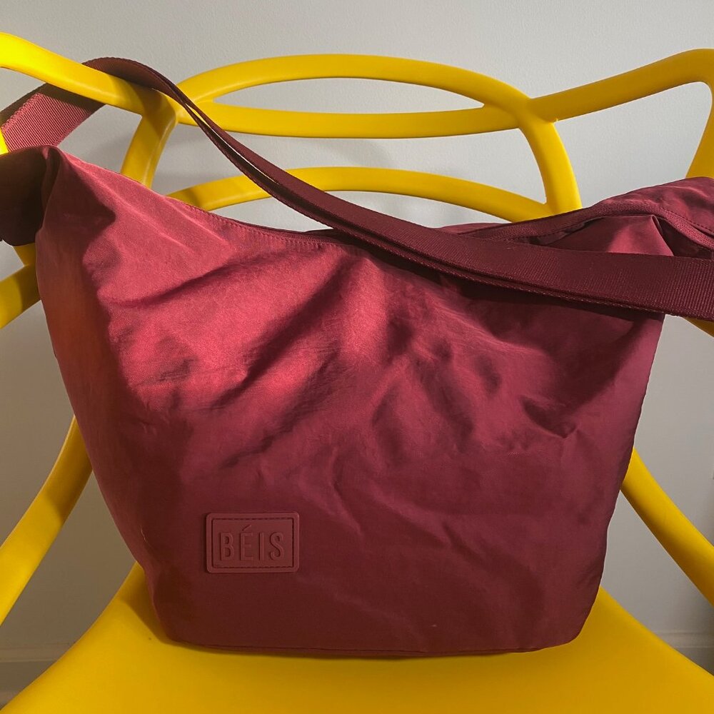 BEIS Crescent Catchall Bag in SOLD Burgundy